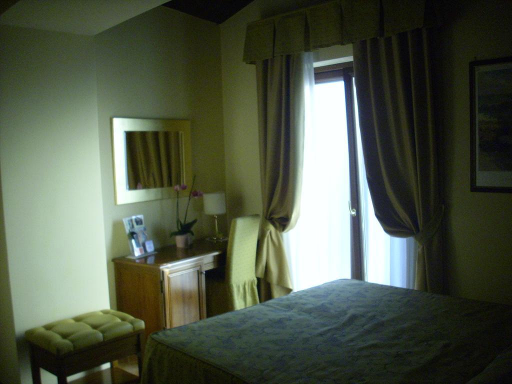 Chiara E Benedetta Villa Degli Ulivi Orvieto Oda fotoğraf